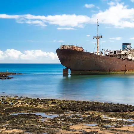 Julianne 2 Puerto del Carmen (Lanzarote)
